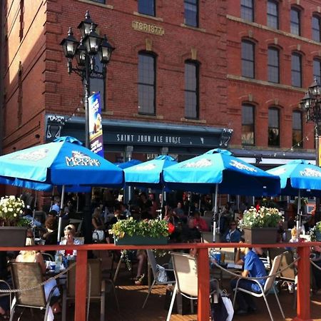 Bright Cozy Condo The Heart Of Uptown 2Bed Coffee & Tea Saint John Bagian luar foto