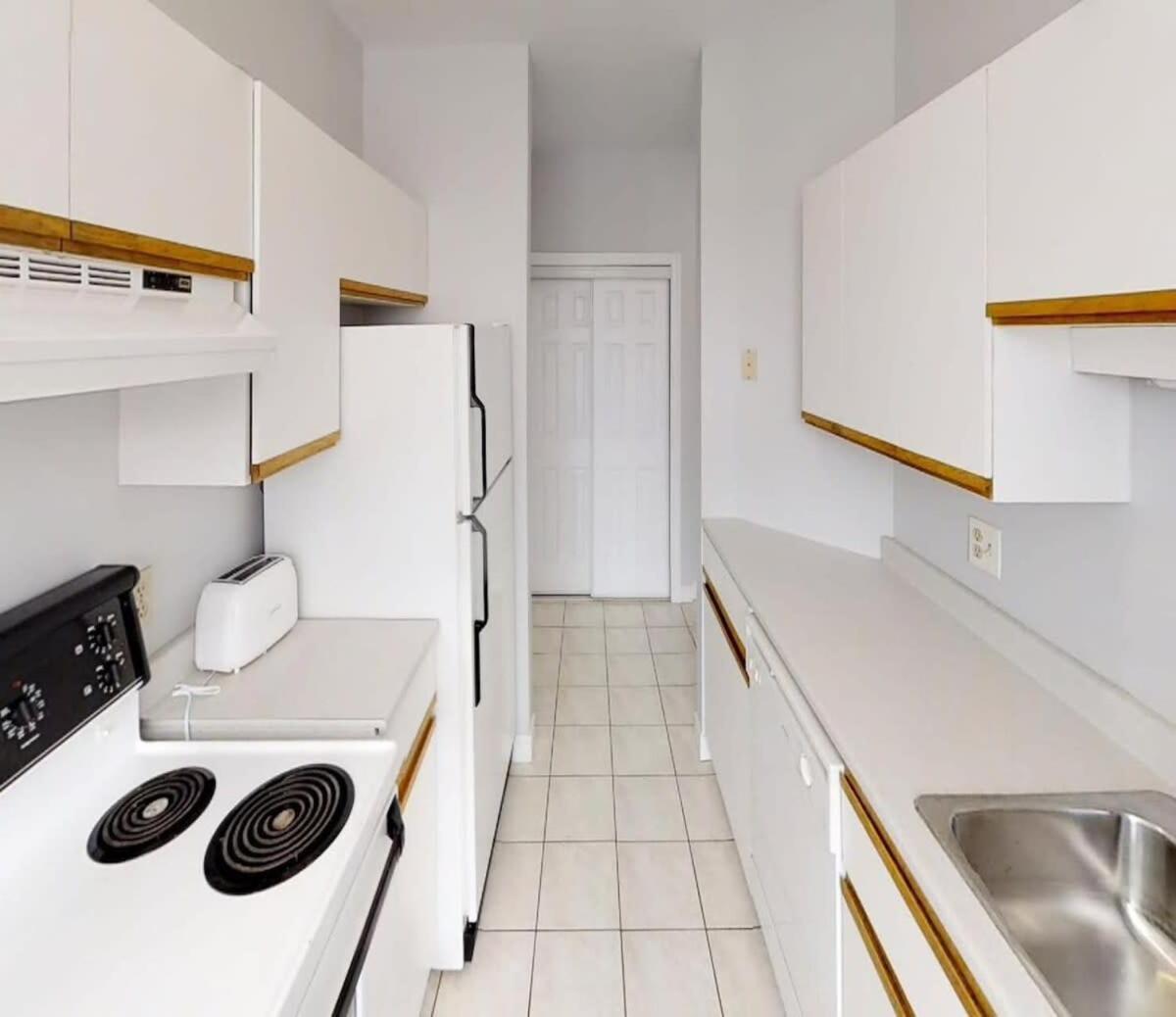 Bright Cozy Condo The Heart Of Uptown 2Bed Coffee & Tea Saint John Bagian luar foto