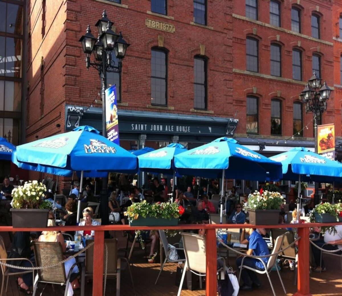 Bright Cozy Condo The Heart Of Uptown 2Bed Coffee & Tea Saint John Bagian luar foto